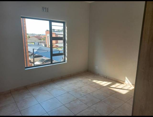 2 BEDROOM COMPLEX FOR SALE IN RAVENSWOOD
